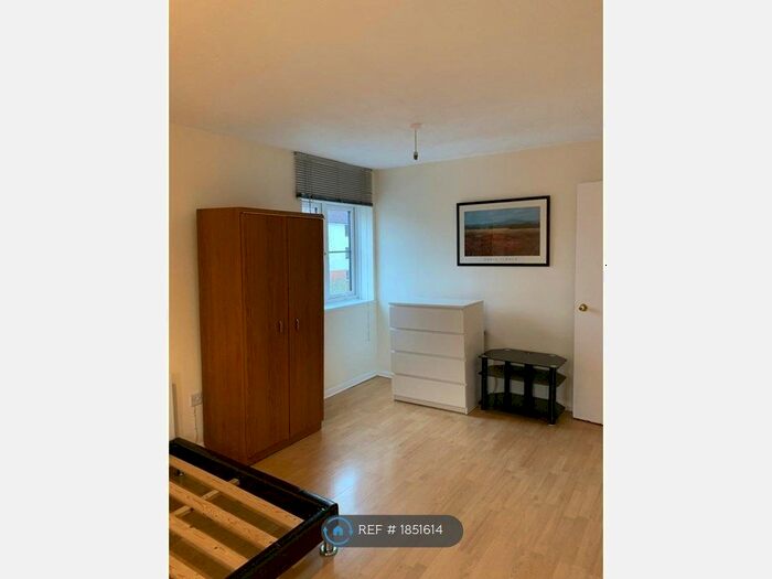 Studio To Rent In Vicars Bridge Close, Wembley, HA0