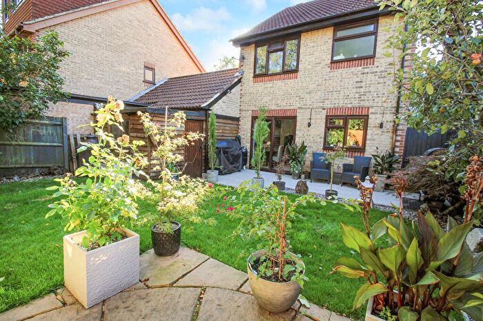 3 Bedroom Link Detached House For Sale In Tumulus Close, Netley Common, SO19