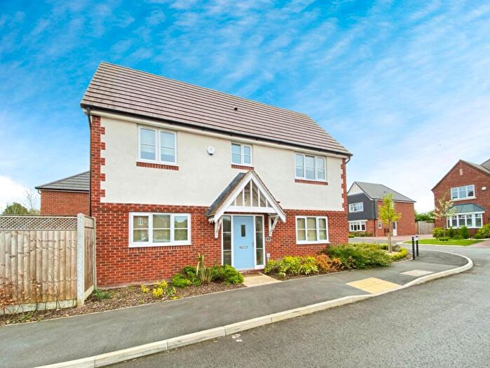 3 Bedroom Semi Detached House For Sale In The Martingales, Newbold-on-Stour, CV37