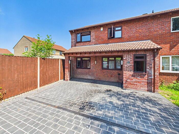 4 Bedroom End Of Terrace House For Sale In Longdown Drive, Worle, Weston-Super-Mare, BS22