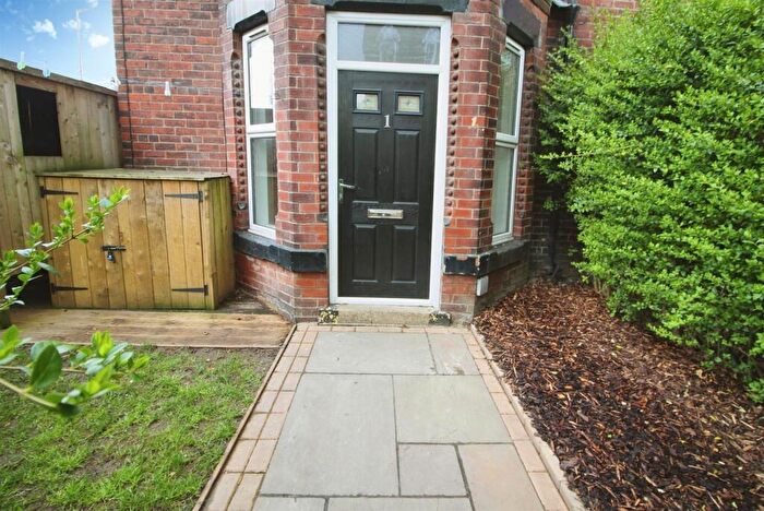 2 Bedroom Flat To Rent In Birch Avenue, Leeds, LS15