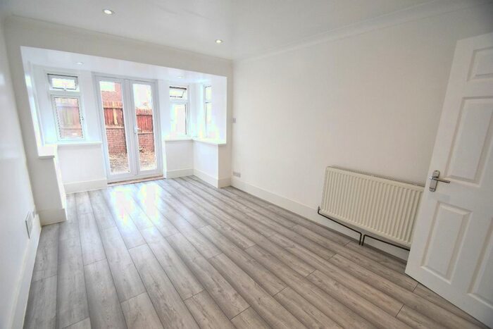 1 Bedroom Flat To Rent In Tokyngton Avenue, Wembley, HA9