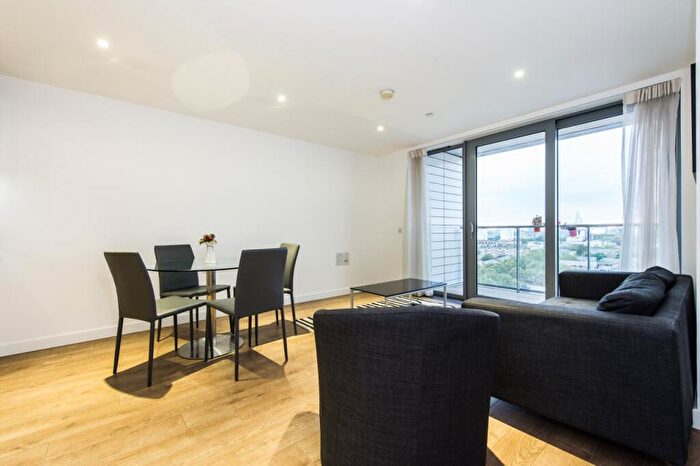 2 Bedroom Flat To Rent In New Festival Avenue, Poplar, London, E14