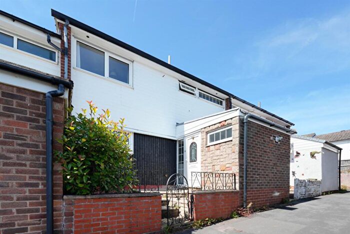 3 Bedroom Terraced House For Sale In Lincoln Place, Macclesfield, SK10