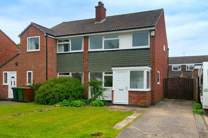 3 Bedroom Semi-Detached House To Rent In Sunningdale Green, Alwoodley, LS17