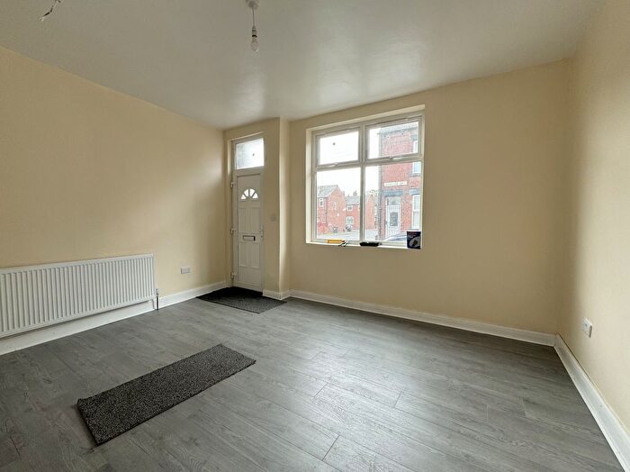 4 Bedroom End Of Terrace House To Rent In Dawlish Avenue, Leeds, West Yorkshire, LS9