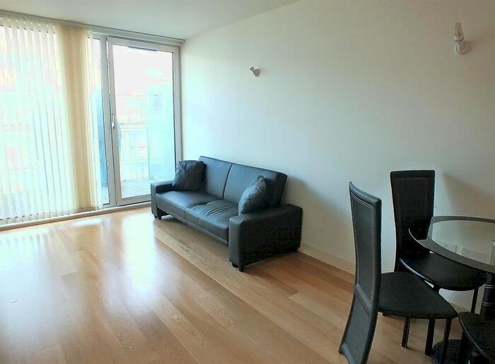 1 Bedroom Flat To Rent In Vantage Building, Station Approach. Hayes, UB3
