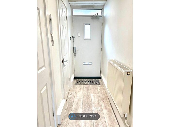 1 Bedroom Flat To Rent In Druid Street, London, SE1