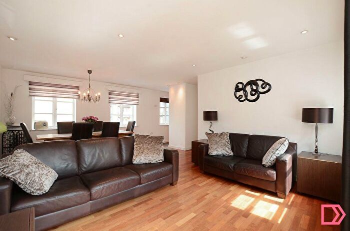 2 Bedroom Flat To Rent In Gibbs Yard, Cross Bedford Street, Sheffield, South Yorkshire, S6