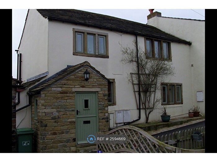 2 Bedroom Semi-Detached House To Rent In Towngate, Huddersfield, HD8