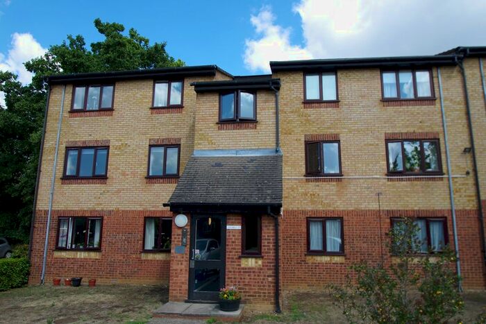 1 Bedroom Flat To Rent In Sandown Road, Watford, WD24