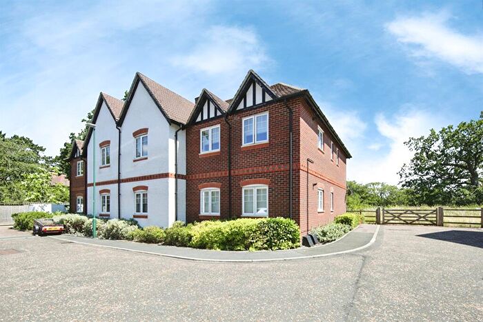 2 Bedroom Apartment For Sale In Drovers Close, Balsall Common, CV7