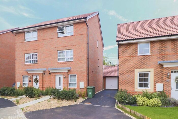 4 Bedroom Semi-Detached House To Rent In Brambling Avenue, Coventry, CV4