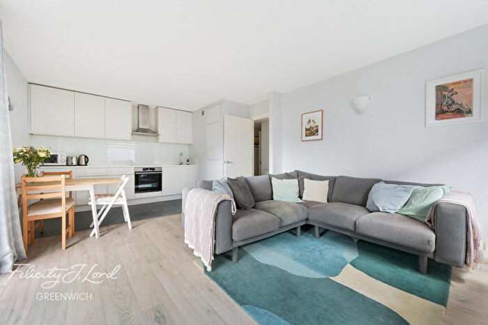 2 Bedroom Flat For Sale In Deals Gateway, London, SE13