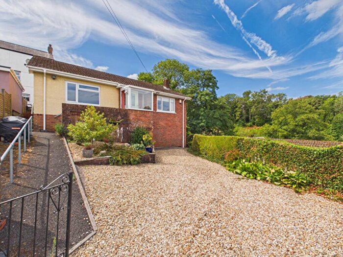 2 Bedroom Detached Bungalow For Sale In Linden Grove, Govilon, NP7