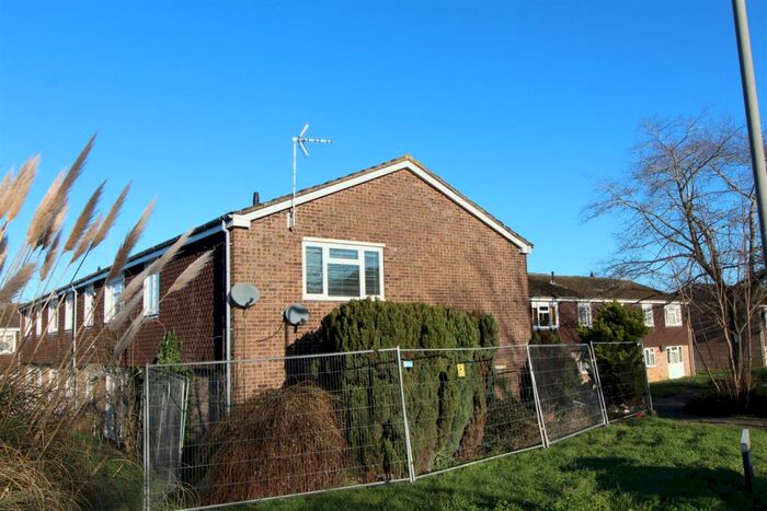 2 Bedroom House To Rent In Malletts Close, Stony Stratford, Milton Keynes, MK11