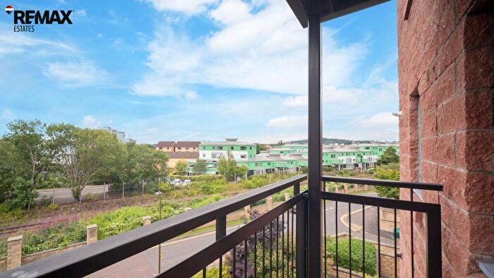 2 Bedroom Flat For Sale In Slateford Gait, Edinburgh, EH11