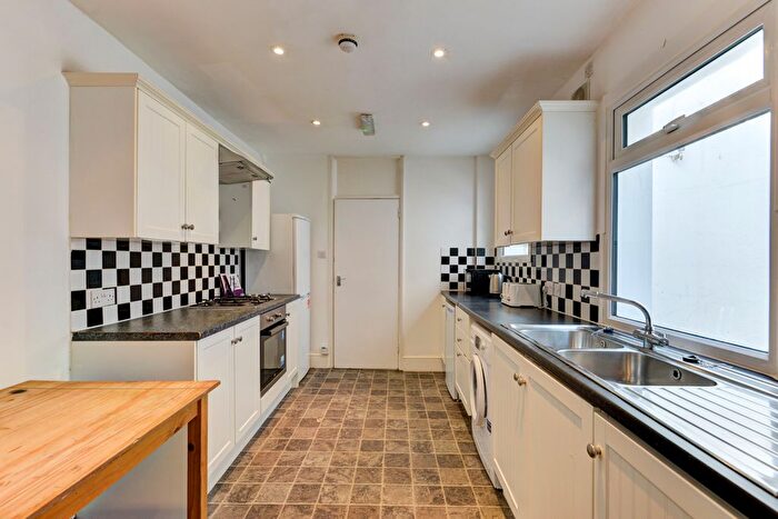 6 Bedroom Semi-detached House To Rent In Queens Park Road, Brighton, BN2