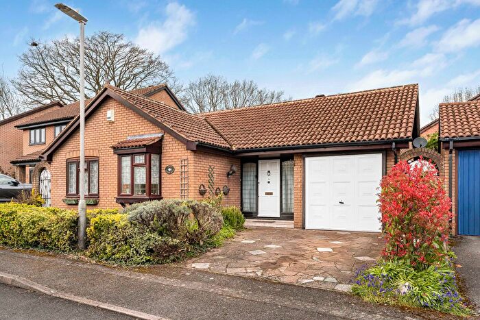 2 Bedroom Detached Bungalow For Sale In Berkley Close, St Albans, AL4