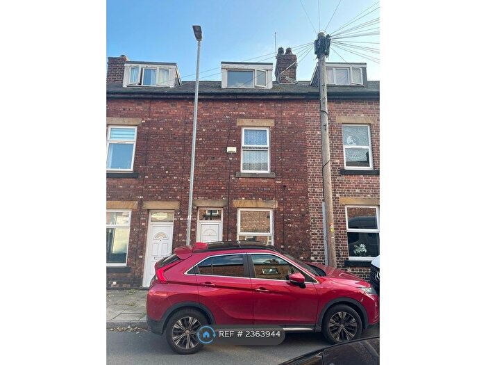 2 Bedroom Terraced House To Rent In Oakley Street, Thorpe, Wakefield, WF3