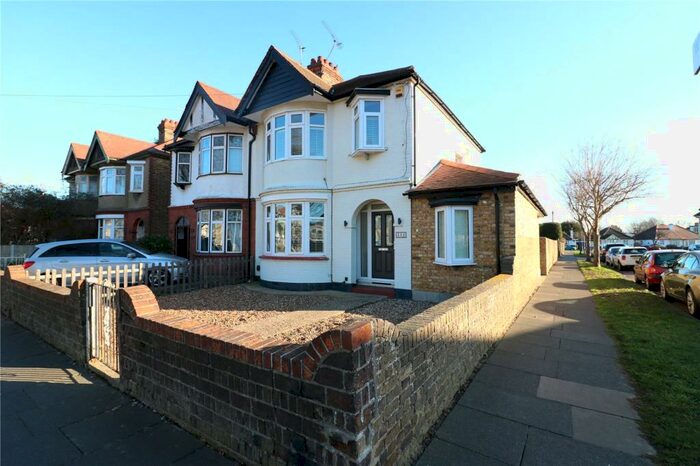 3 Bedroom Semi-Detached House To Rent In Bournemouth Park Road, Southend-on-Sea, Essex, SS2
