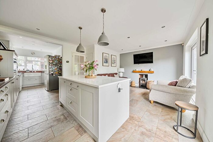 3 Bedroom Semi-Detached House To Rent In Ringwood Drive, North Baddesley, SO52