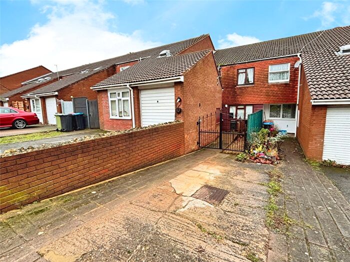 3 Bedroom Terraced House For Sale In Crosslands, Stantonbury, Milton Keynes, Buckinghamshire, MK14