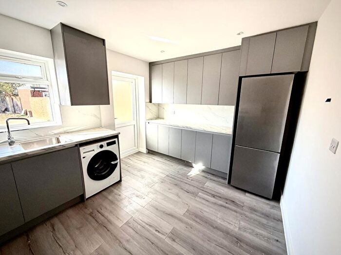 4 Bedroom Terraced House To Rent In Wentworth Road, Southall, UB2