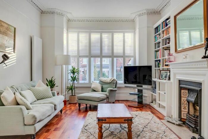 6 Bedroom Property To Rent In Whitehall Park, Whitehall Park, N19