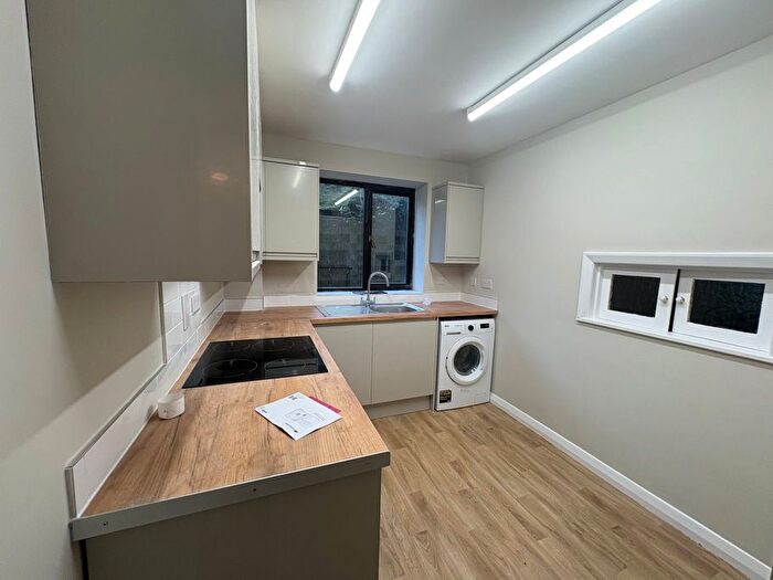 1 Bedroom Flat To Rent In Dorin Court, Landscape Road, Warlingham, CR6