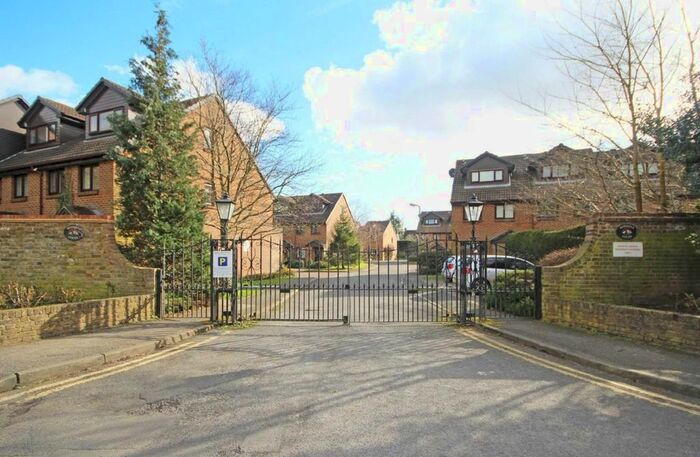 1 Bedroom Flat To Rent In Benwell Court, Sunbury-On-Thames, TW16
