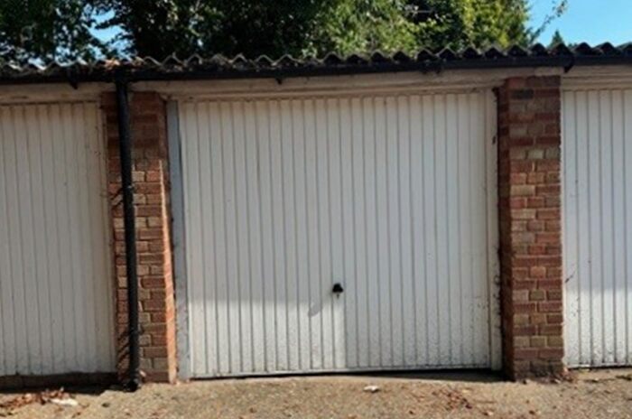 Garages To Rent In The Mallow, Marsh Road, Luton, Bedfordshire, LU3