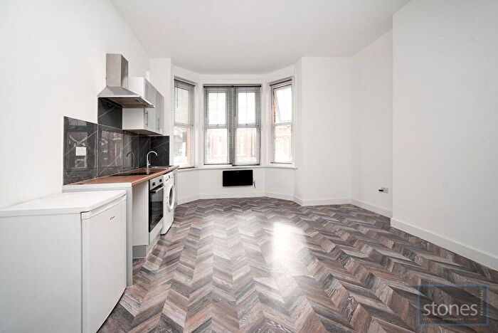 Apartment To Rent In Glenloch Road, London, NW3