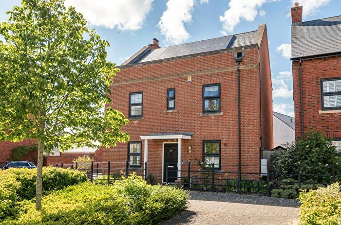 4 Bedroom Detached House For Sale In Dart Avenue, Exeter, EX2