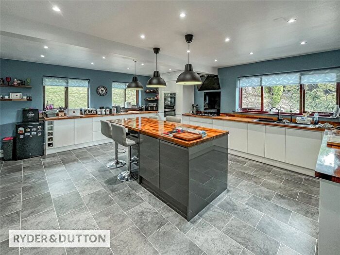 4 Bedroom Detached House To Rent In Schoolside Lane, Middleton, Manchester, Greater Manchester, M24