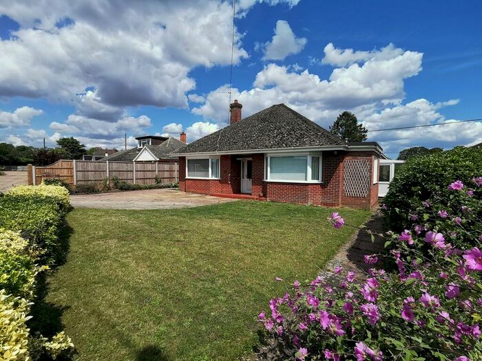 3 Bedroom Detached Bungalow For Sale In Norwich Road, Ditchingham, Bungay, NR35