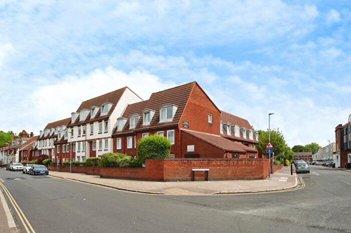 1 Bedroom Flat For Sale In Green Road, Southsea, Hampshire, PO5