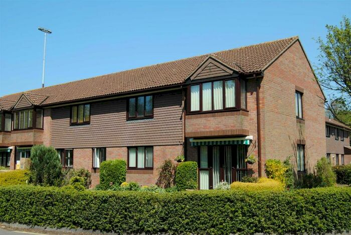 2 Bedroom Flat To Rent In Broadwater, Berkhamsted, HP4