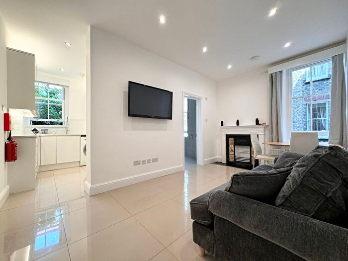 3 Bedroom Flat To Rent In Suffolk House, Rushcroft Road, SW2