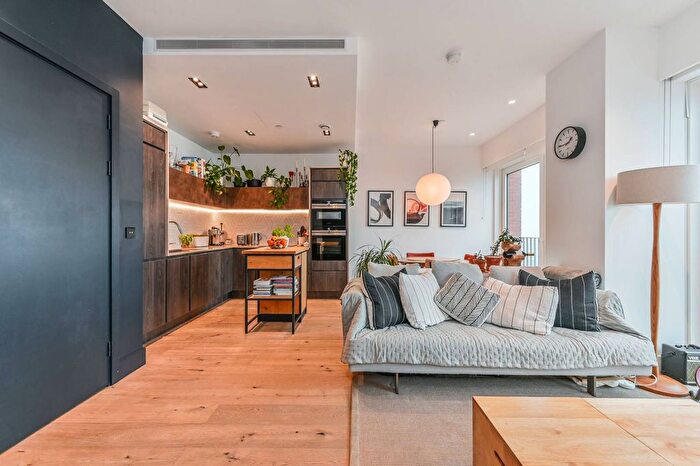 2 Bedroom Flat For Sale In Keybridge Tower, Exchange Gardens, Vauxhall, London, SW8