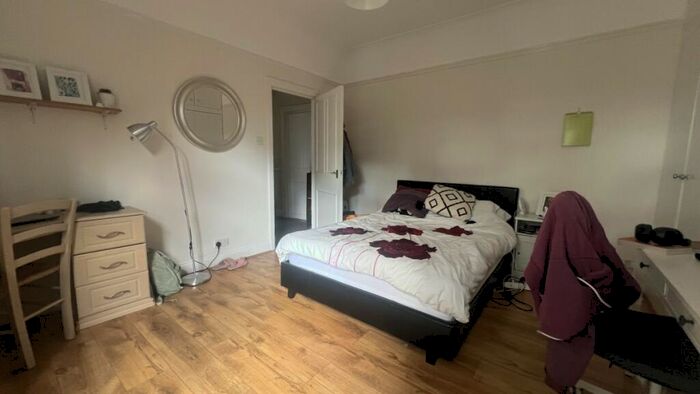 4 Bedroom Flat To Rent In High Road, Wood Green, N22