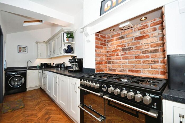 3 Bedroom End Of Terrace House For Sale In Bradley Street, Crookes, Sheffield, S10