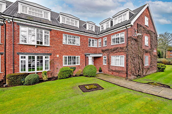 2 Bedroom Flat To Rent In Cavendish Mews, Leeds, LS17