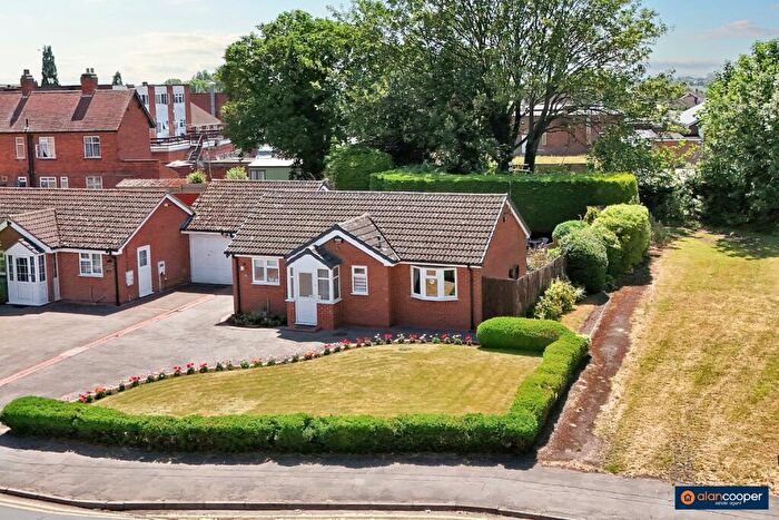 2 Bedroom Detached Bungalow For Sale In School Road, Bulkington, CV12