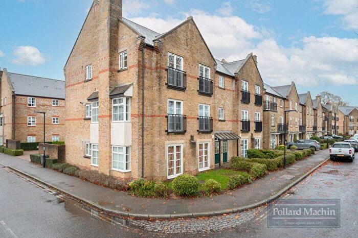 2 Bedroom Flat For Sale In Coldstream Road, Caterham, CR3