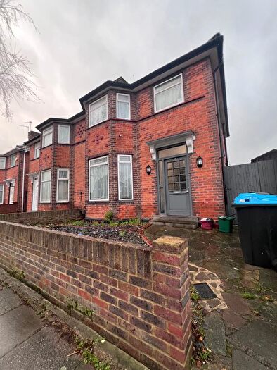 4 Bedroom Semi-Detached House To Rent In Chalfont Avenue, Wembley, HA9