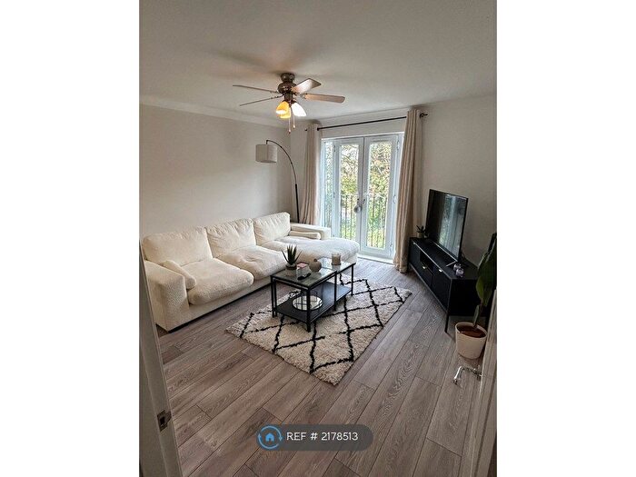 2 Bedroom Flat To Rent In Church Street, Horwich, Bolton, BL6