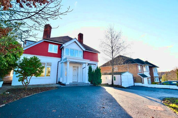 4 Bedroom Detached House To Rent In Slades Hill, Enfield EN2