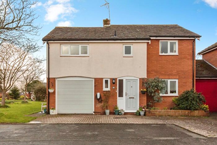 4 Bedroom Link Detached House For Sale In The Cobbles, Cuddington, Northwich, Cheshire, CW8