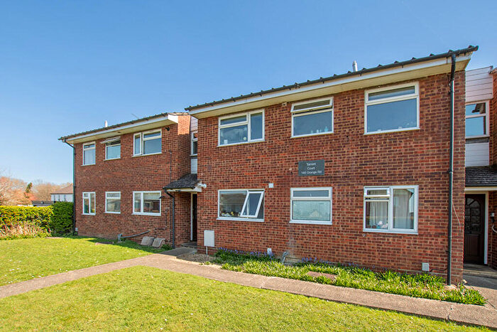 2 Bedroom Flat To Rent In Tarrant Court, Guildford, GU2